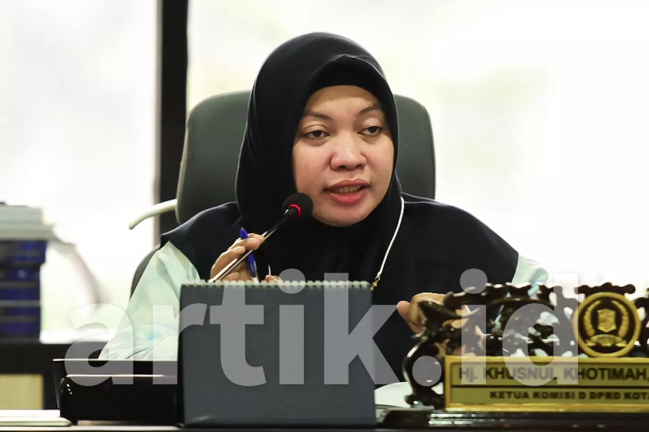 Soal Pengadaan Seragam di Surabaya, Khusnul Khotimah Minta Bikin Sistem Baru