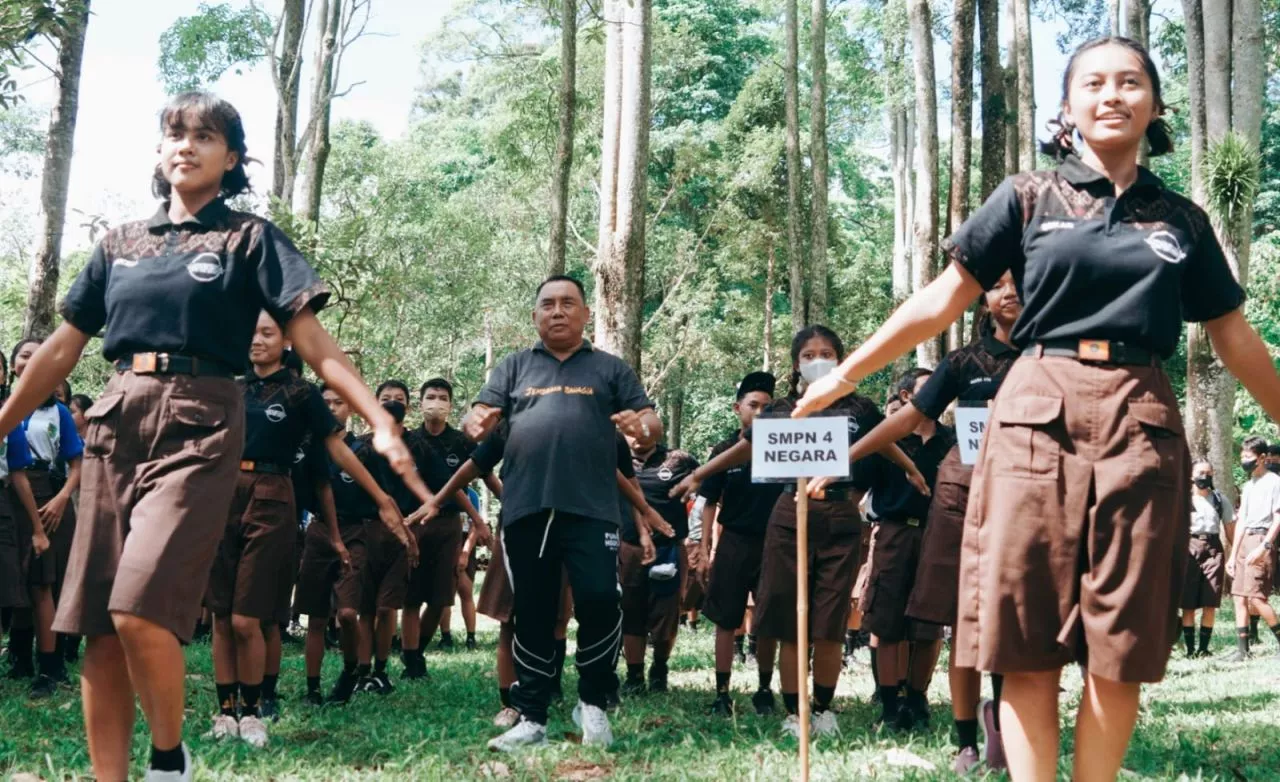 SMP se-Jembrana Ikuti Pembelajaran Outdoor di Mantu Cager