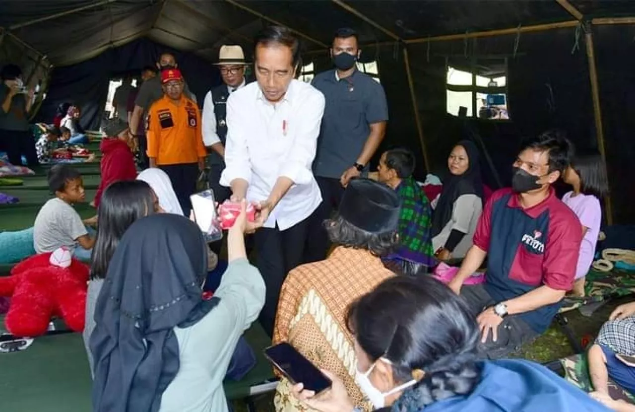 Jokowi Bantu 4000 Korban Gempa Cianjur Hingga 50 Juta Rupiah