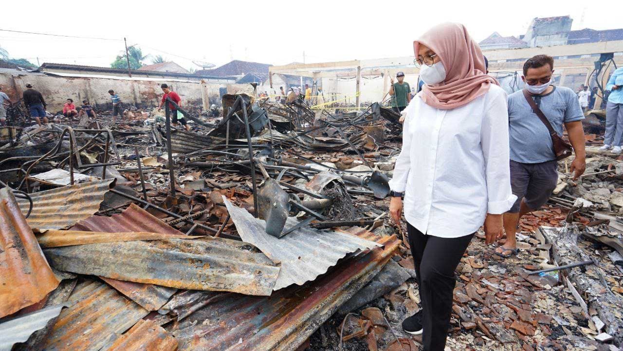 Ipuk Siapkan Relokasi Pedagang Pasar Galekan yang Terbakar