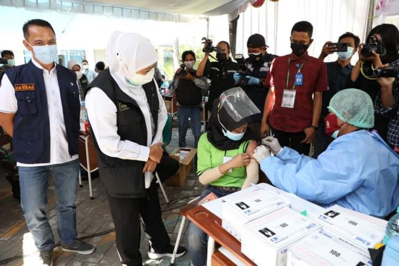 Khofifah Dukung Uji Klinis Vaksin Merah Putih Besutan Unair