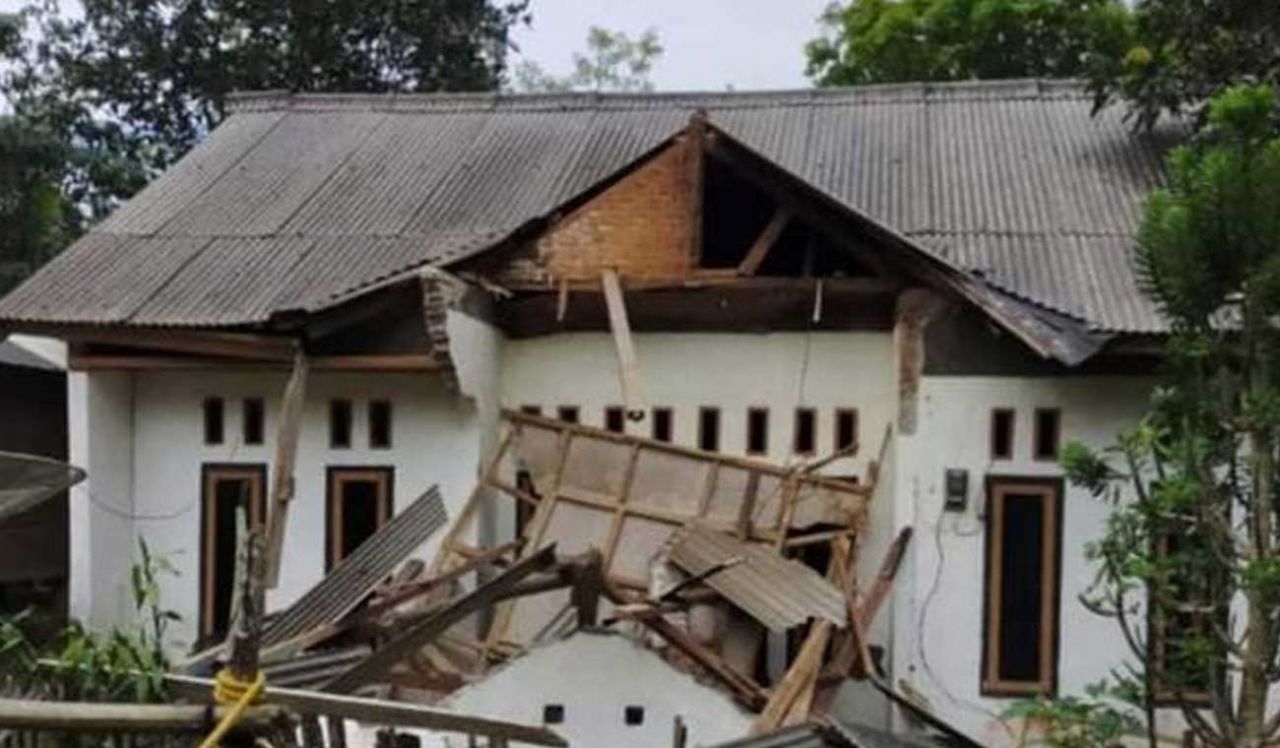 Rumah terdampak gempa di Banten (Foto Facebook @Adam)