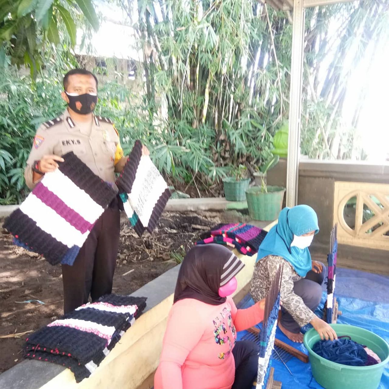 Demi Bangkitkan Ekonomi Masyarakat, Aipda Eky Soekarno Hadir Bersama Warga