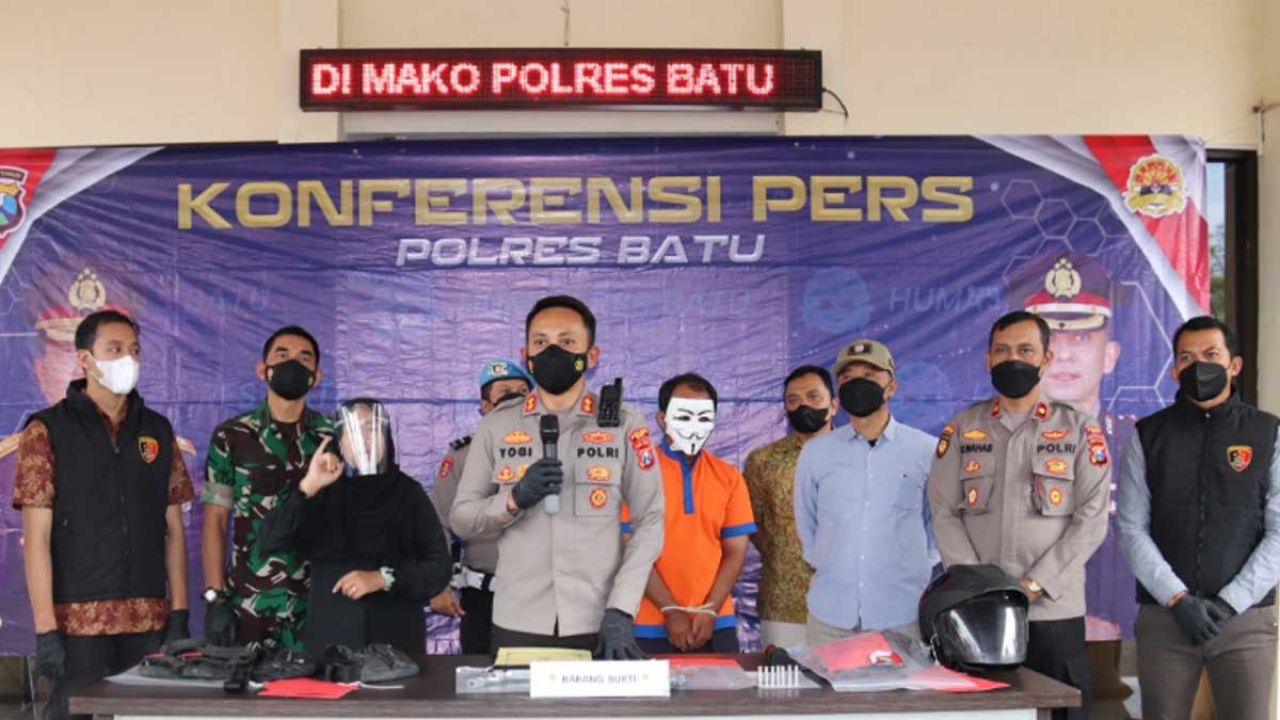 Viral Video Pria Acungkan Pistol ke Udara, Kapolres Batu Tangkap Pelaku