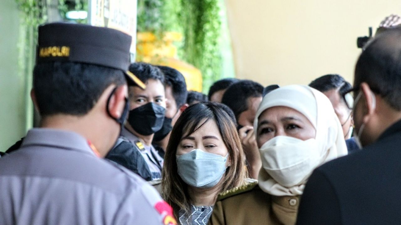 Gubernur Jatim berbicara pada Kapolri (Foto: Kudel) 