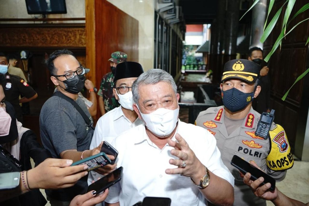 Aksi Mahasiswa, Kapolrestabes Surabaya bersama Ketua DPRD Jatim Temui Mahasiswa