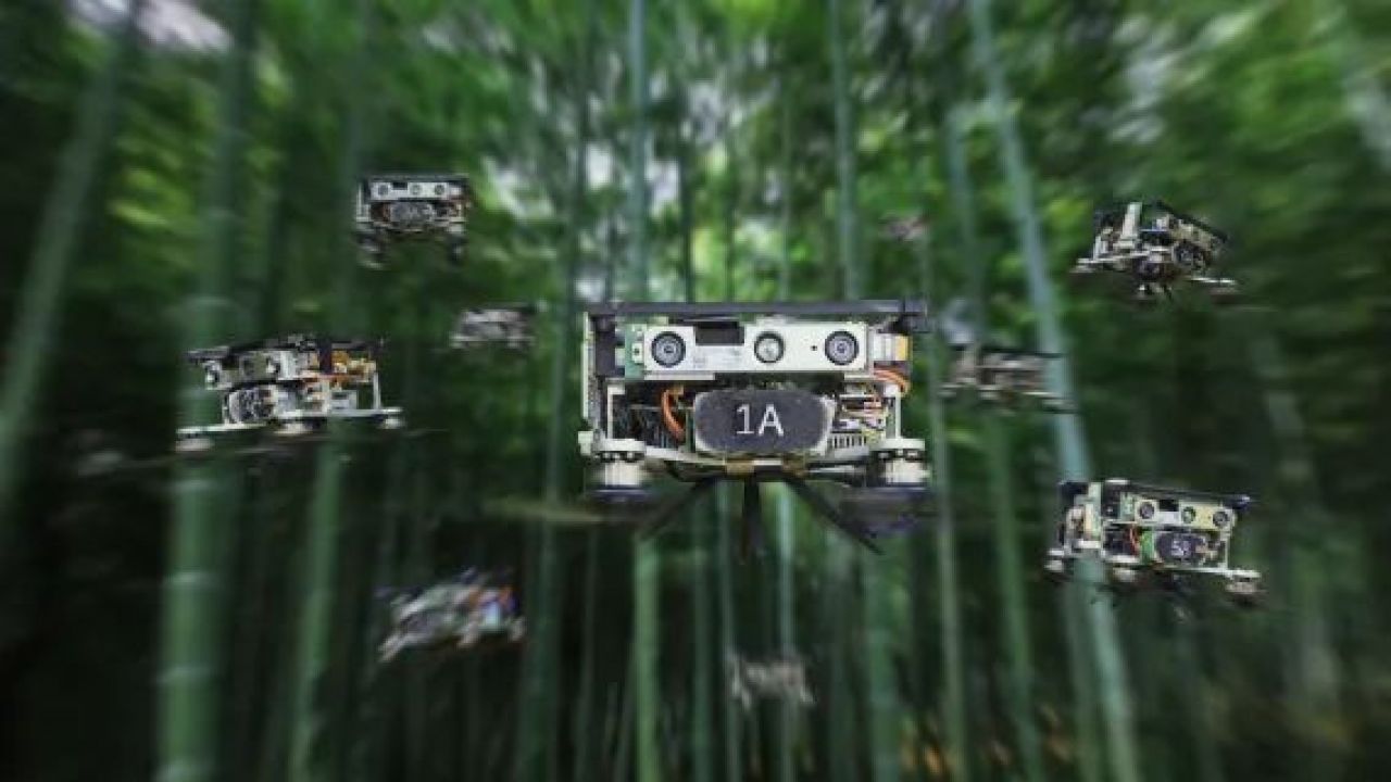 Ilmuwan Tiongkok Kembangkan Sistem Bebas Tabrakan Penerbangan Grup Drone