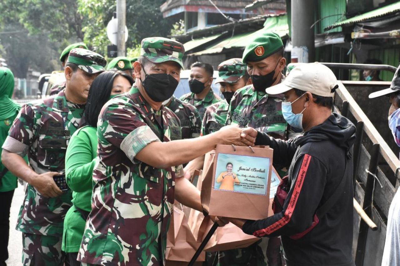 Korem 084 Bhaskara Jaya gelar jum'at Berkah