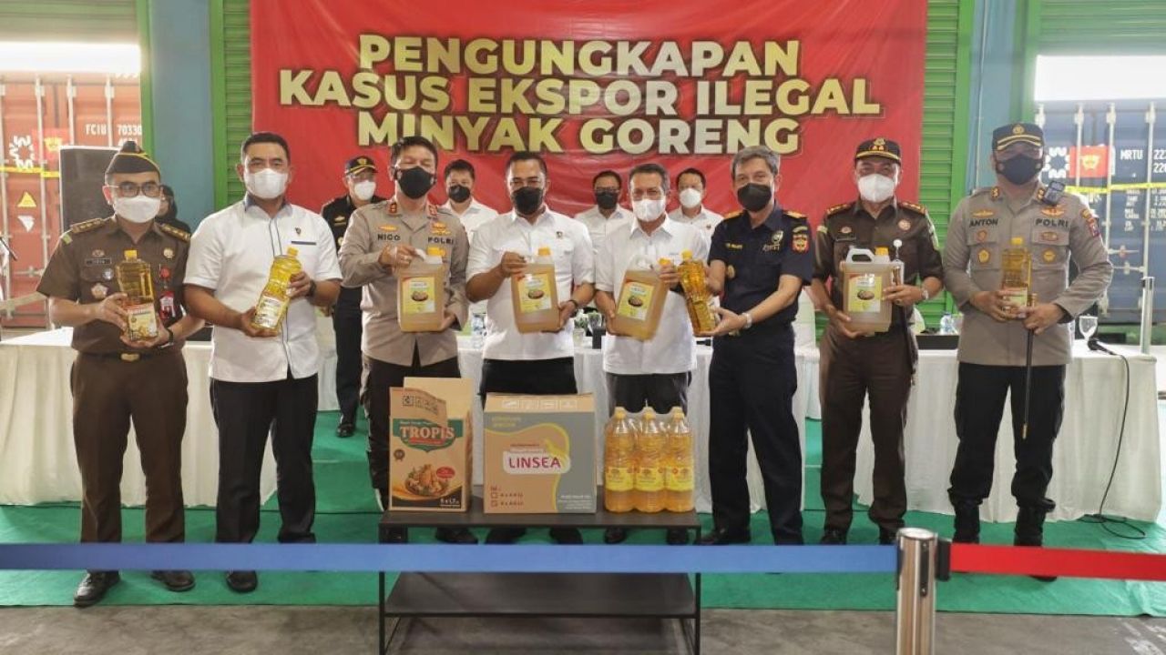 Ngeri..Ekspor 8 Kontainer Minyak Goreng Dua Pelaku Tertangkap