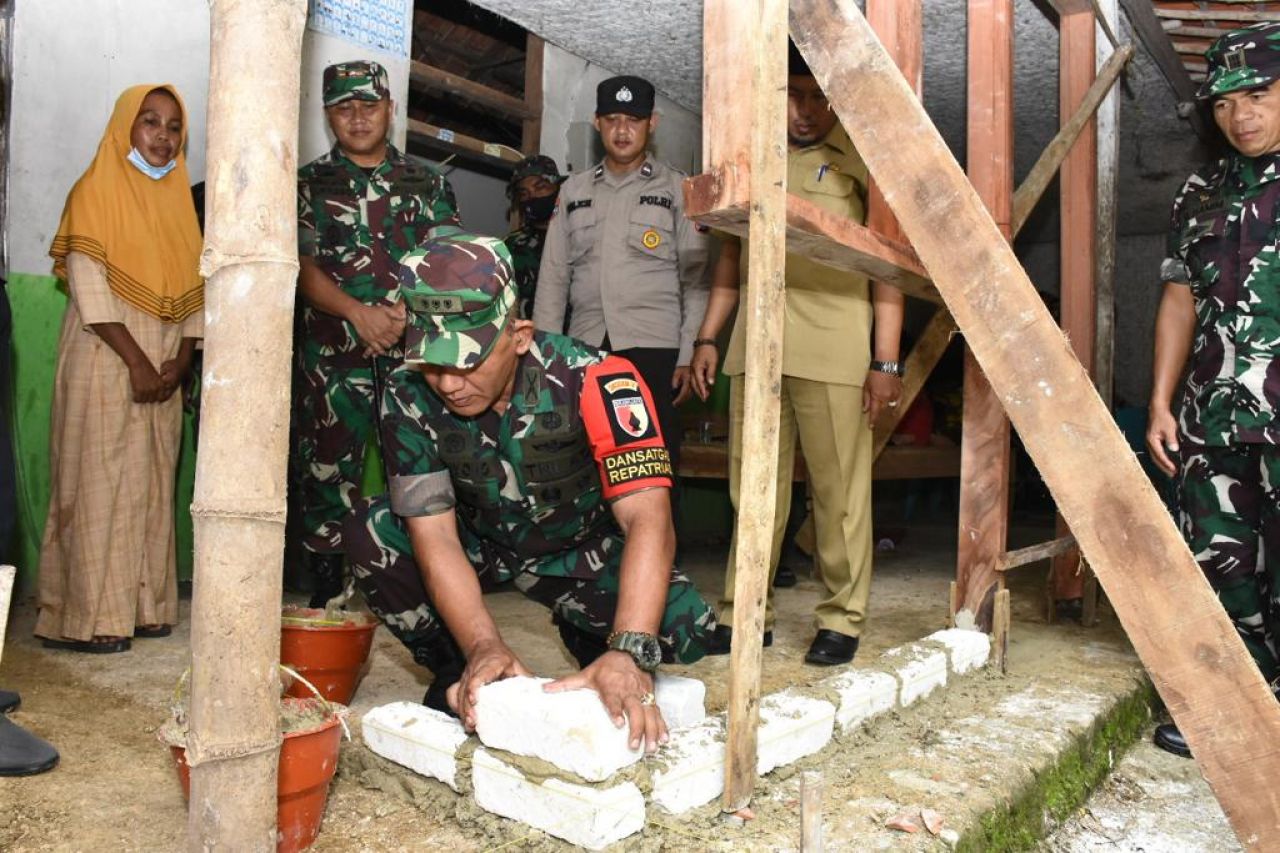 Kasrem 084 Bhaskara Jaya hadiri Launcing Rutilahu dan jambanisasi di Sampang