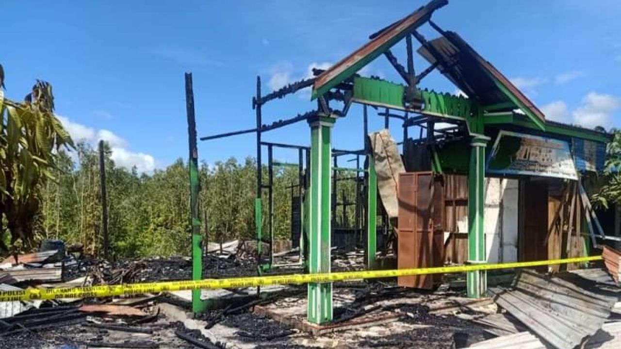 Kebakaran Rumah dan Ruko di Tapin, Damkar Gabungan BPK-PMK Dikerahkan