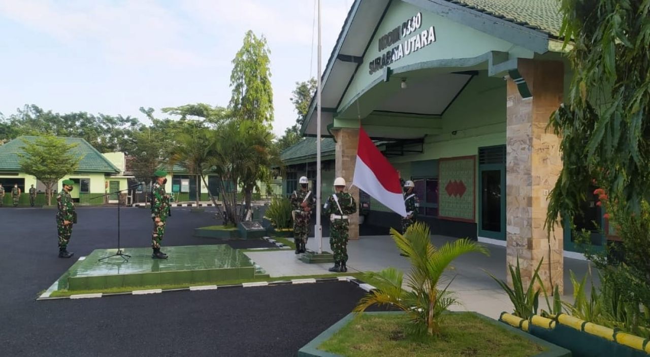 Kodim 0830/Surabaya Utara Gelar Upacara Bendera Hari Senin