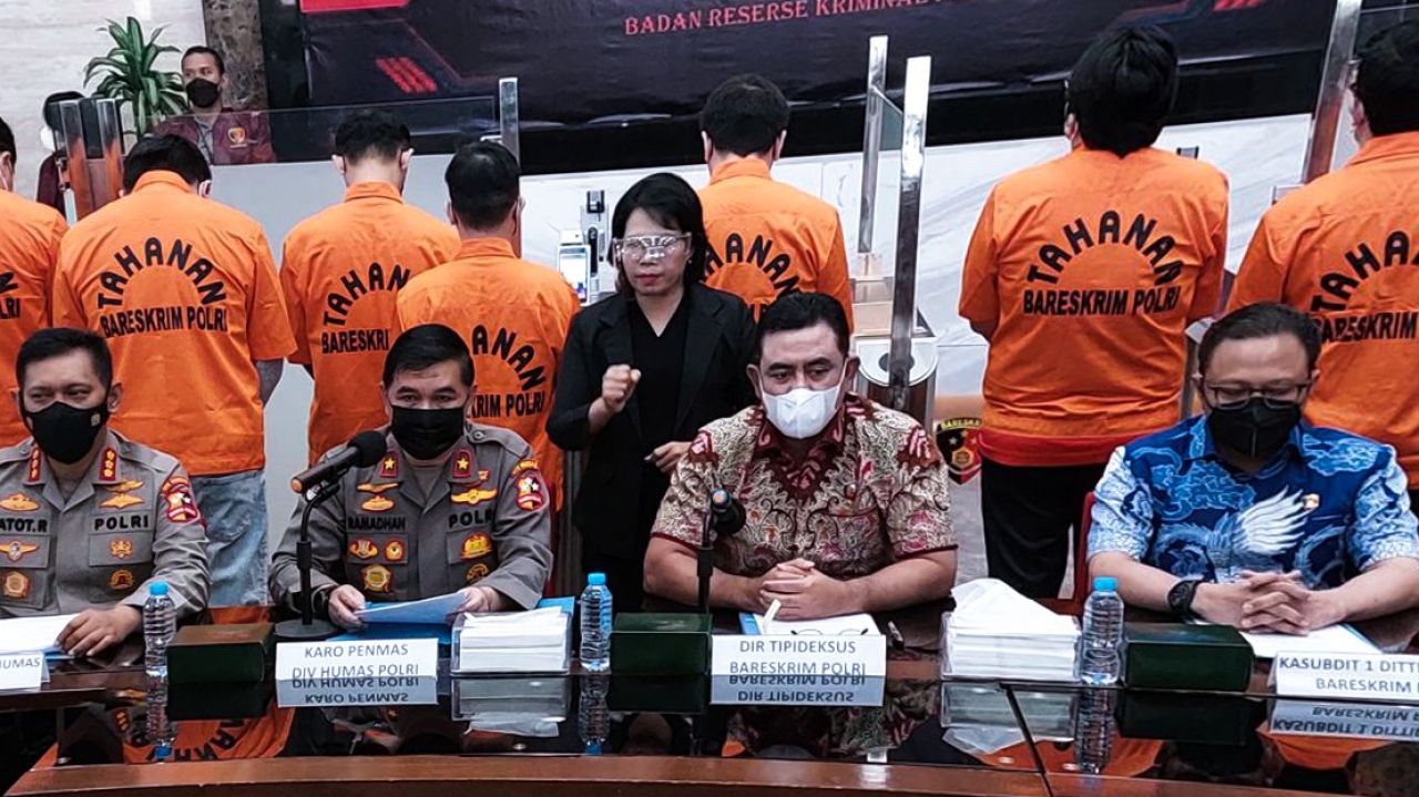 Buru Kasus Investasi Bodong, Polisi Geledah Kantor DNA Pro Buleleng dan Denpasar