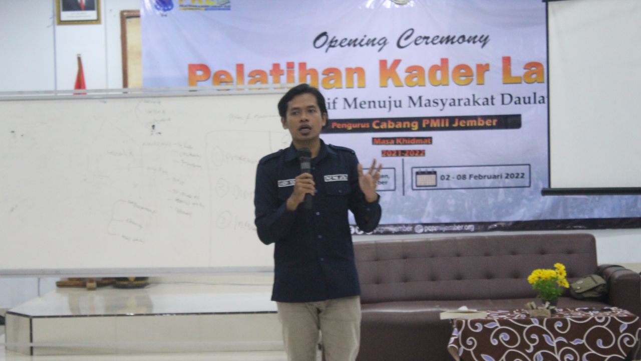 Ainul Makin Aminullah, Sudah Gemar Membaca Sejak di Bangku Madrasah