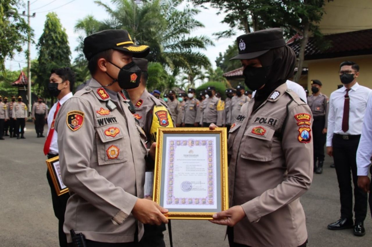 Anggota Berprestasi Dapat Reward Dari Kapolres Bangkalan