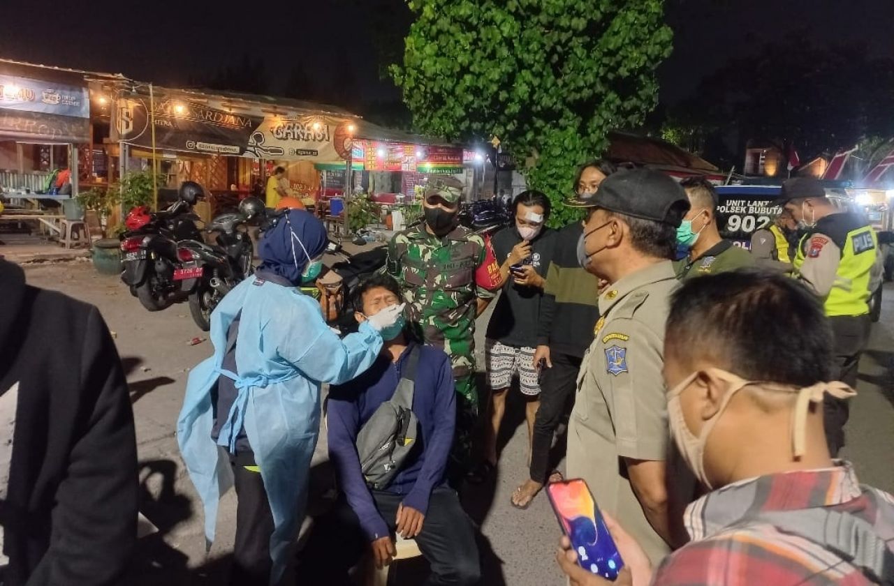 Babinsa Koramil Bubutan Bersama Empat Pilar Gelar Patroli Swab Hunter