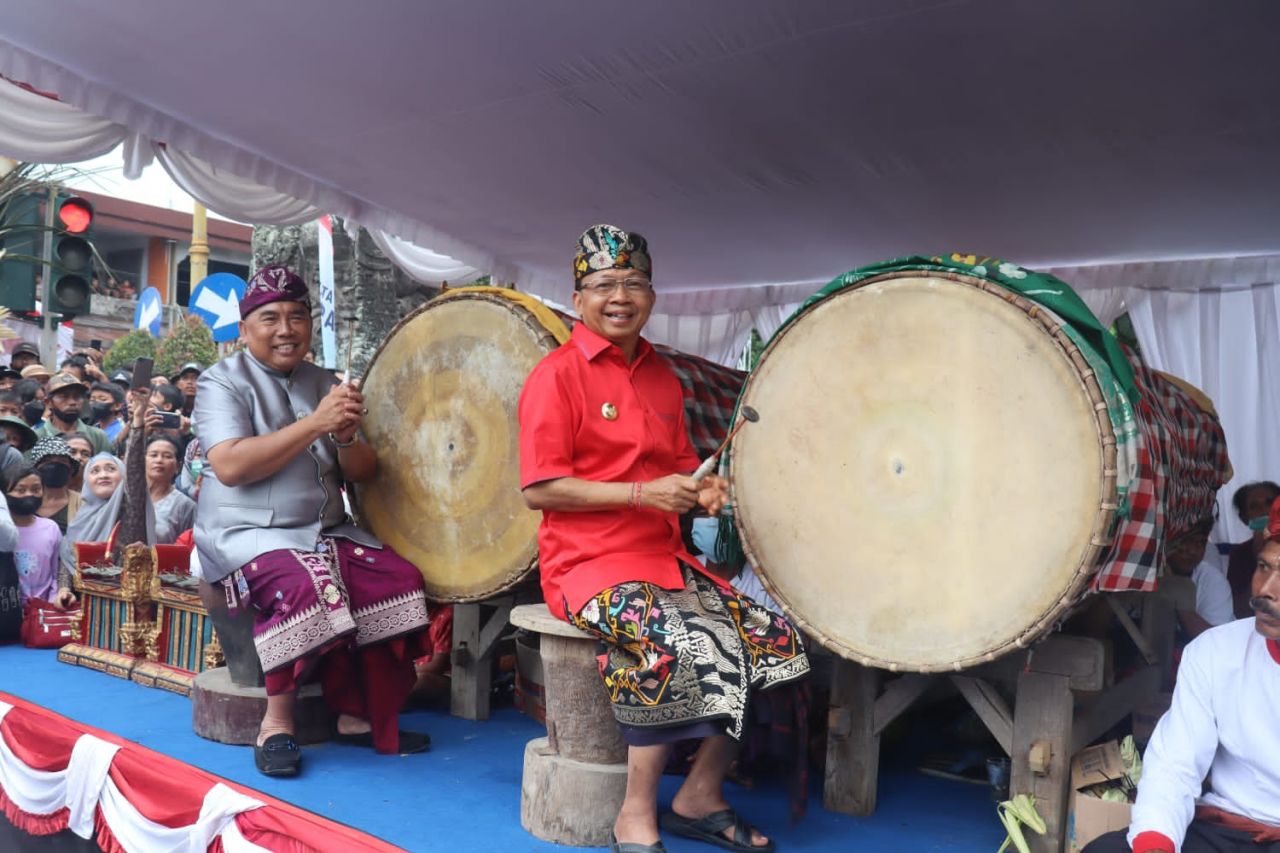 Usung Tema Jagat Kerthi, pawai budaya Jembrana dibuka Gubernur Koster