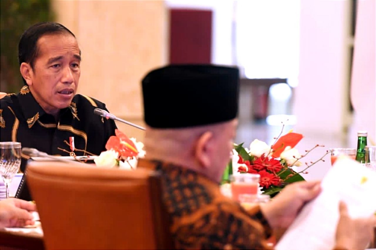 Bahas Kenaikan Harga BBM Global, LaNyalla Beri Jokowi Peta Jalan