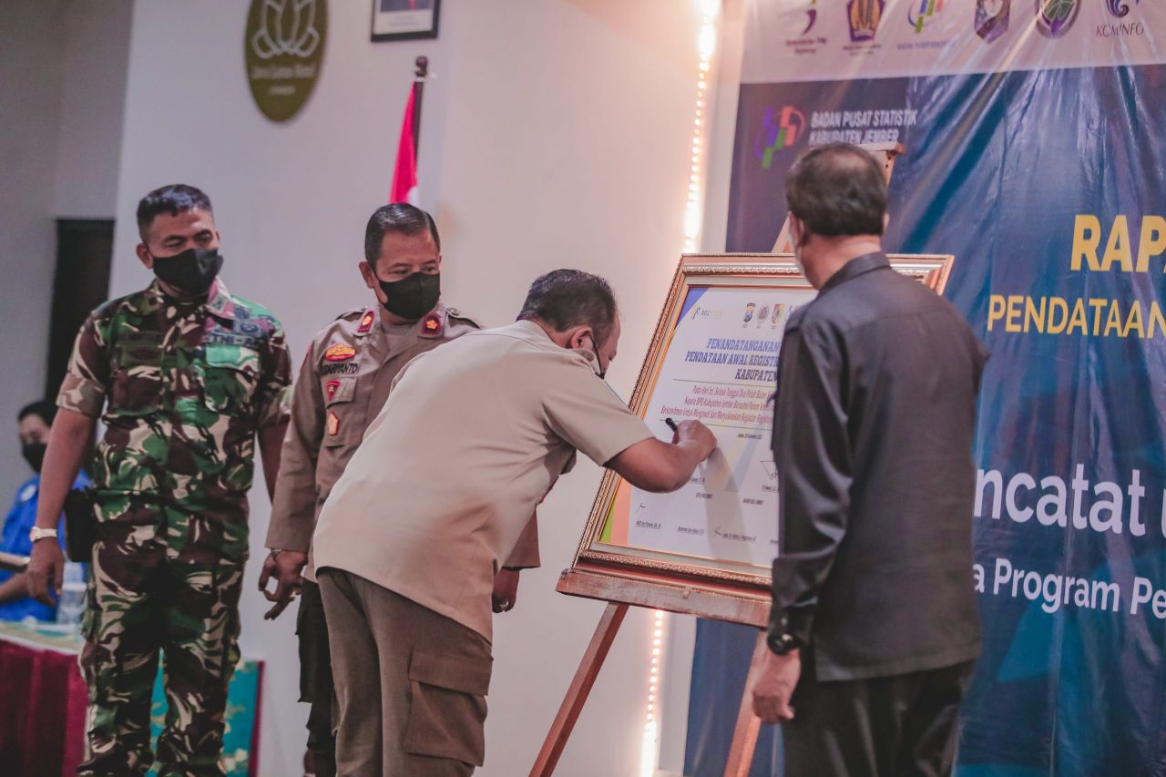 Jember Menuju Satu Data Nasional, di Rakorda Bupati Hendy Dukung Regsosek