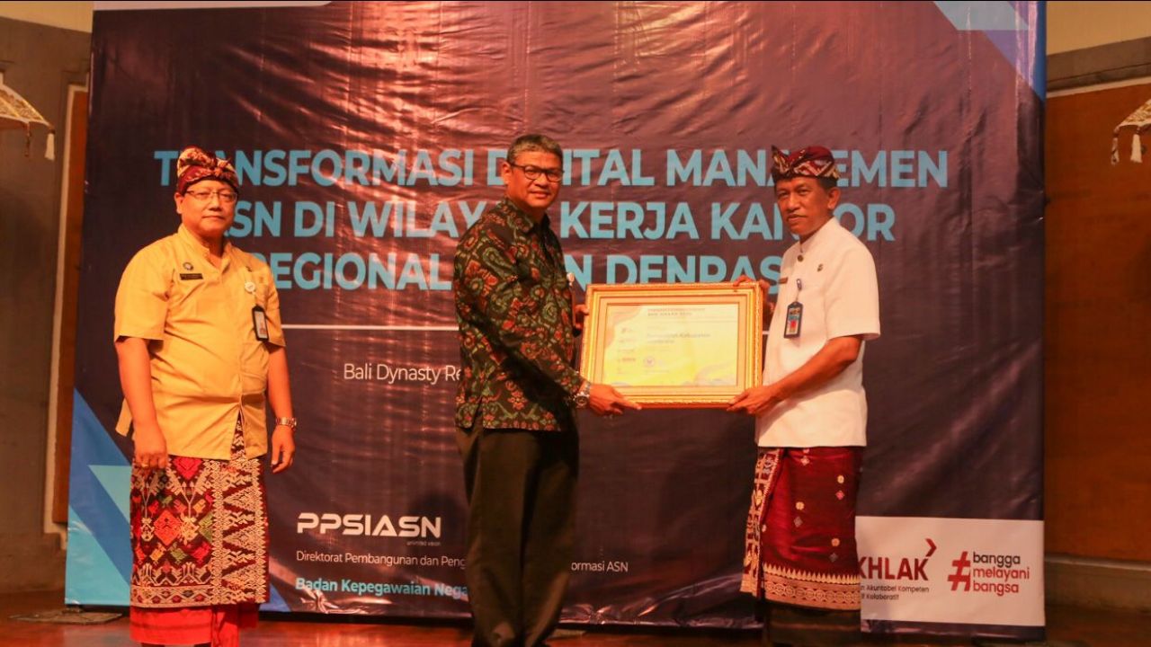 Jembrana Raih Penghargaan Kategori Penilaian Kompetensi di BKN Award 2022