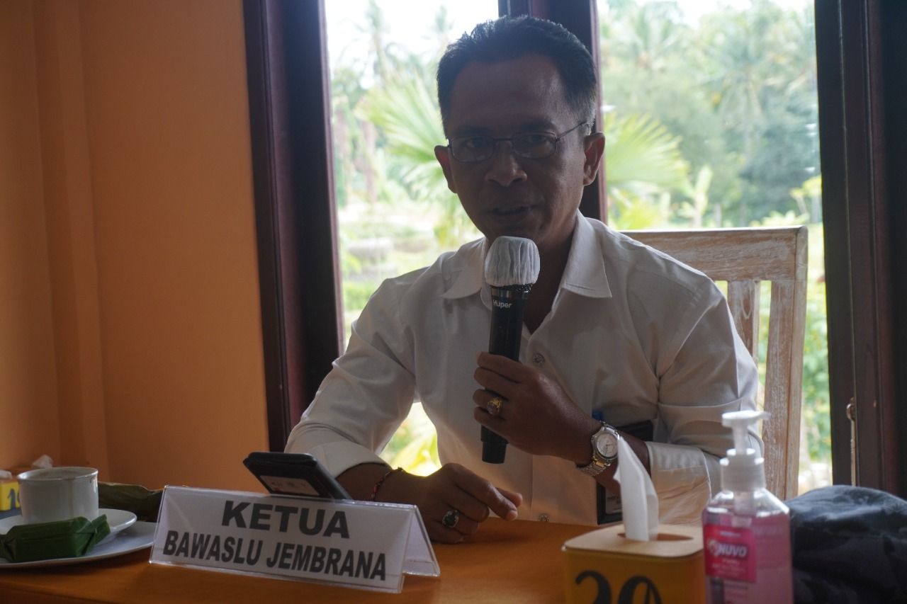 Bawaslu Jembrana Inginkan Verifikasi Faktual Berjalan Dengan Baik BAWASLU : Ketua Bawaslu Jembrana Pande Made Ady Muliawan Saat Hadir dalam Rapat Verifikasi dan Penetapan Parpol Calon Peserta Pemilu Tahun 2024 (16/9)