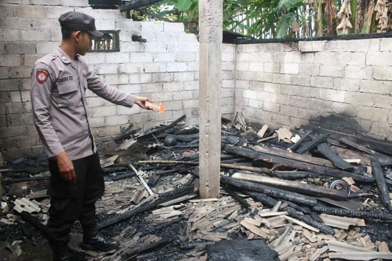 Rumah Warga Kelurahan Ledok Terbakar, 1 Korban Dilarikan ke RSUD Salatiga