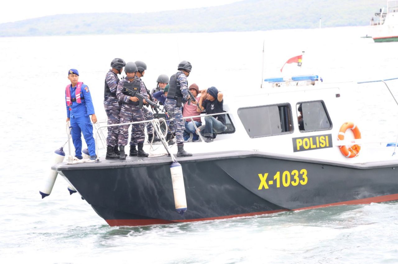 KTT G20, Polresta Banyuwangi Gelar Simulasi Pengamanan di Selat Bali