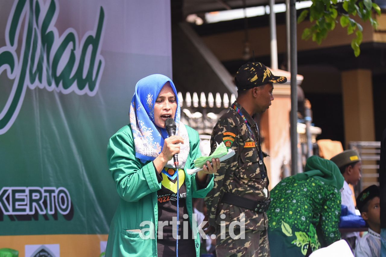 Santri di Simokerto Ikuti Kirab Resolusi Jihad HSN 2022, Rois Syuriah: Kita Anti Radikal