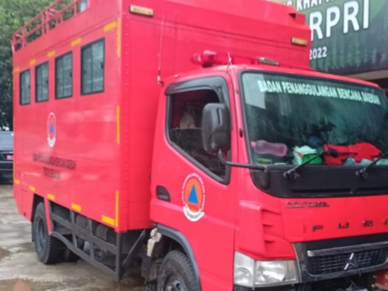 Pemprov Sumbar Kirim 1,3 Ton Rendang untuk Korban Gempa Cianjur