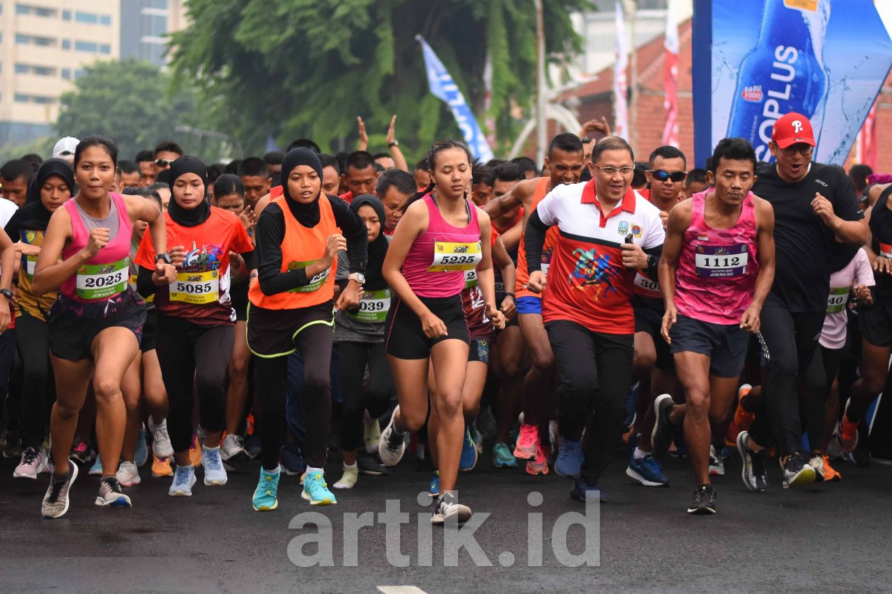 Ribuan pelari melesat di ajang Jatim Run 2022 (Foto: Fudai) 