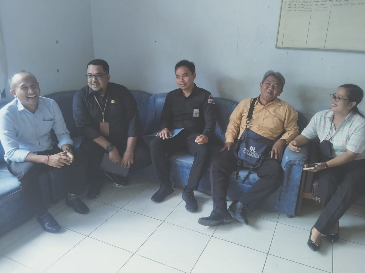 Pastikan Kelengkapan Sekretariat, Bendahara Bawaslu Jembrana Kunjungi Panwascam