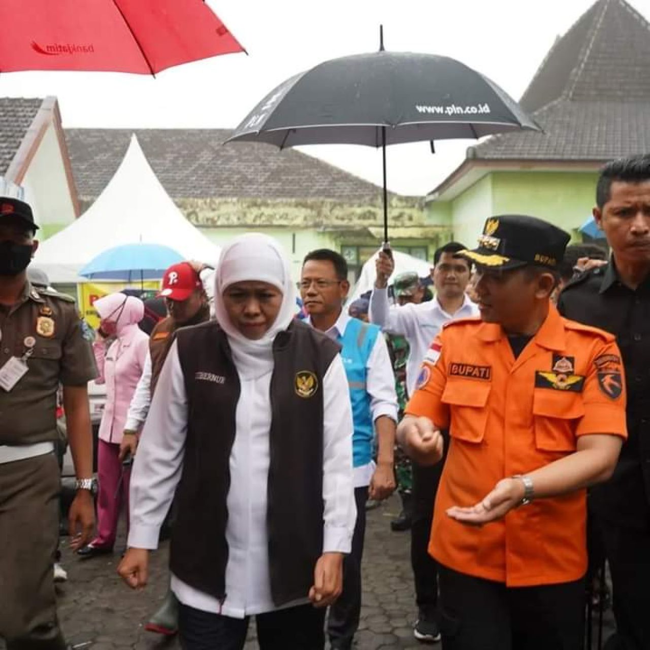 Thoriqul Haq Sambut Khofifah Indar Parawansa di Posko Darurat Bencana
