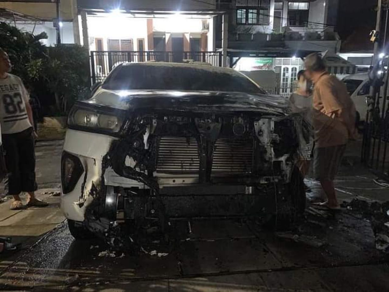 Karena Korsleting Listrik, Mobil di Jakarta Utara Hangus Terbakar