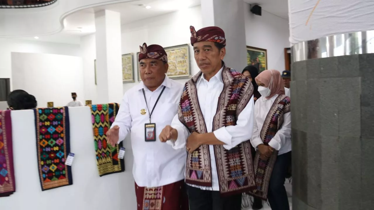 Presiden Jokowi : Apresiasi Sentra Tenun Jembrana