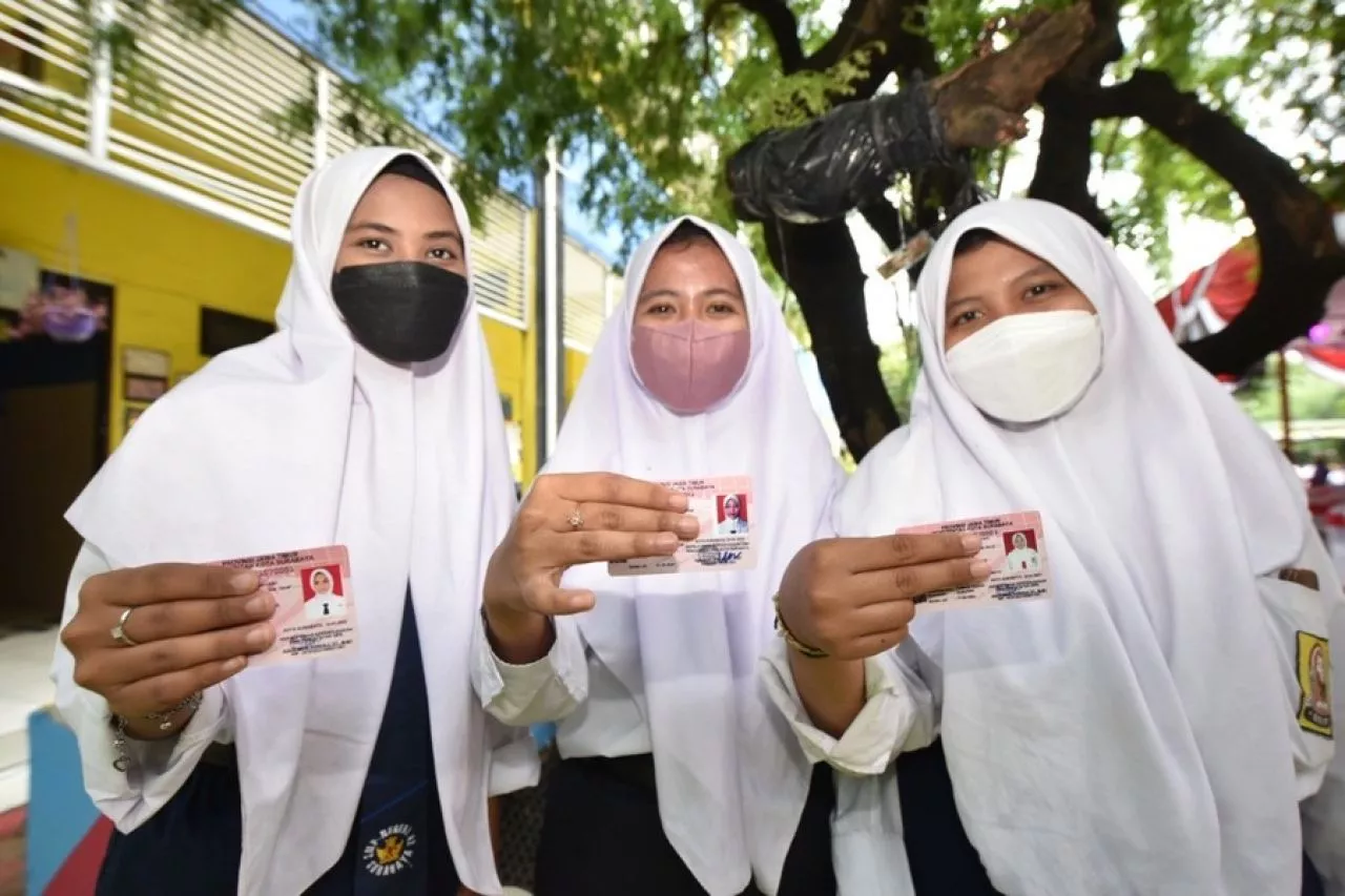KTP Anak Usia di Bawah 17 Tahun di Surabaya Namanya Kia