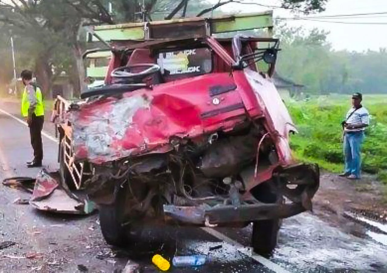 Laka di Jalan Nasional Surabaya Madiun, Satu Korban Patah Tulang