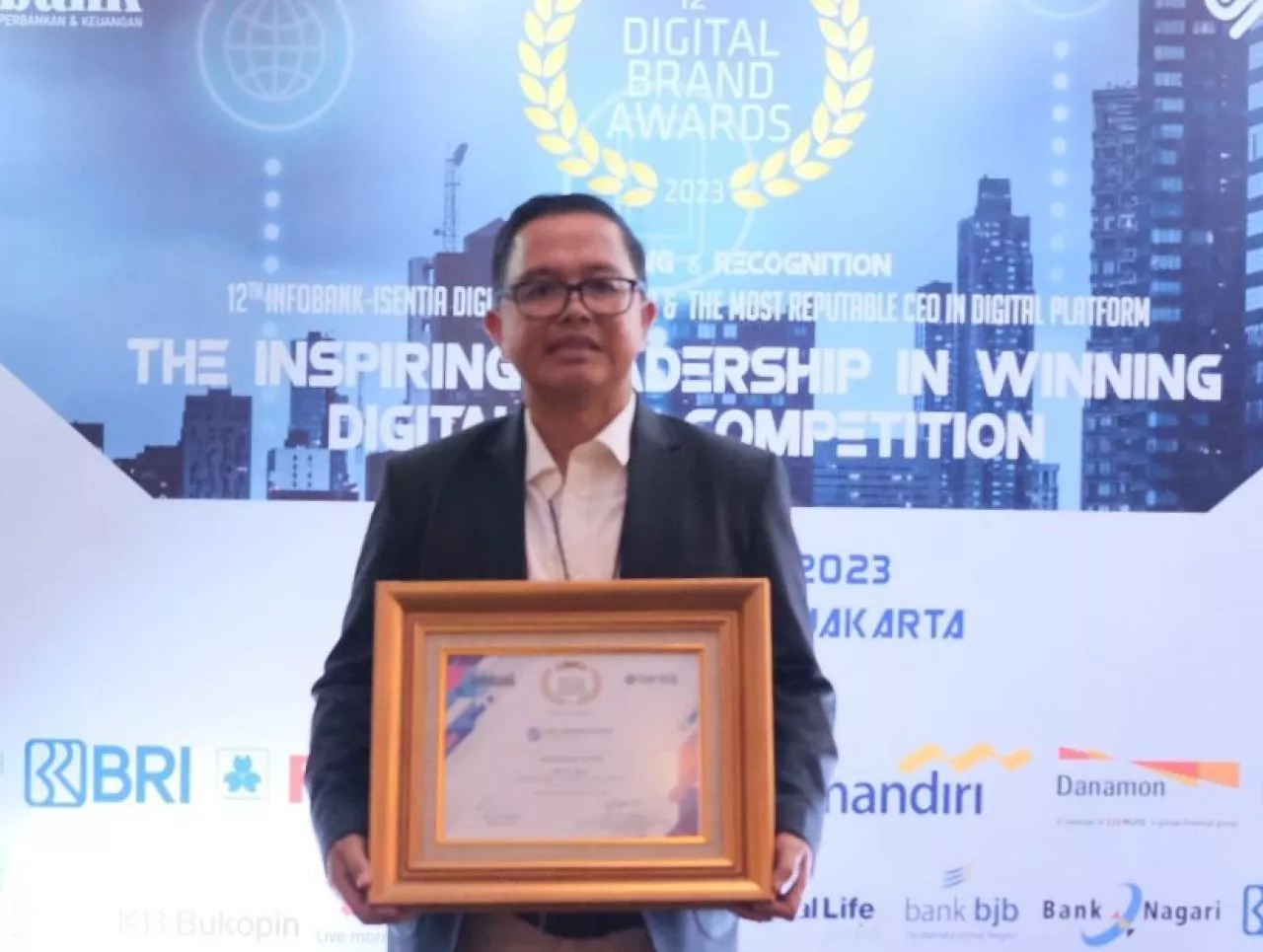 JRP Insurance Raih Digital Brand Awards 2023 dari Infobank