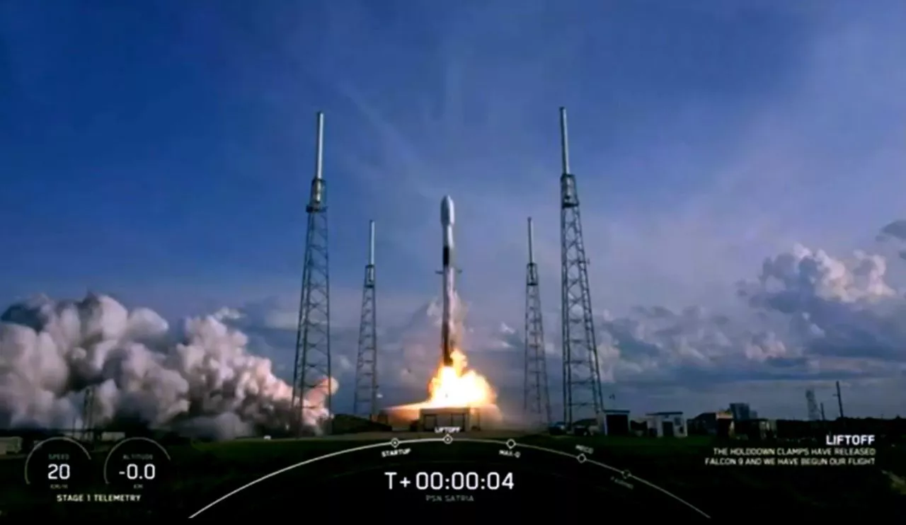 Satelit Satria 1 RI Sukses Meluncur dengan Roket Falcon 9 SpaceX di Florida
