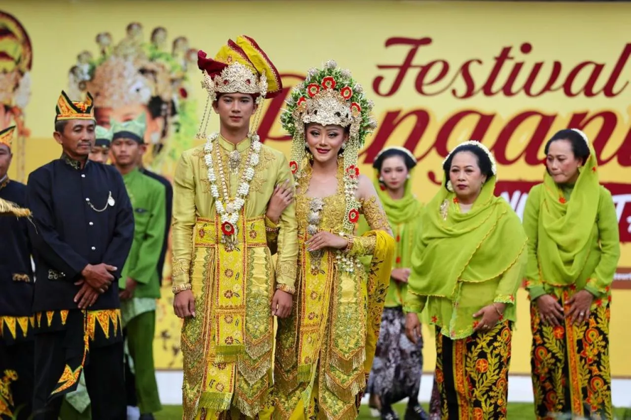 Festival Pengantin di Banyuwangi Tampilkan Kekayaan Tata Rias Tradisional