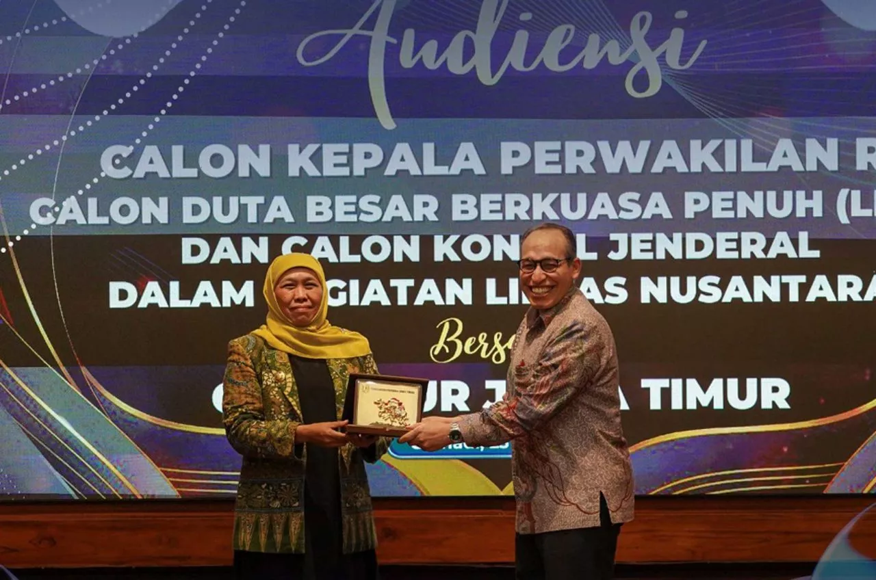 Gubernur Khofifah Sambut 13 Calon Duta Besar Luar Biasa Lintas Nusantara