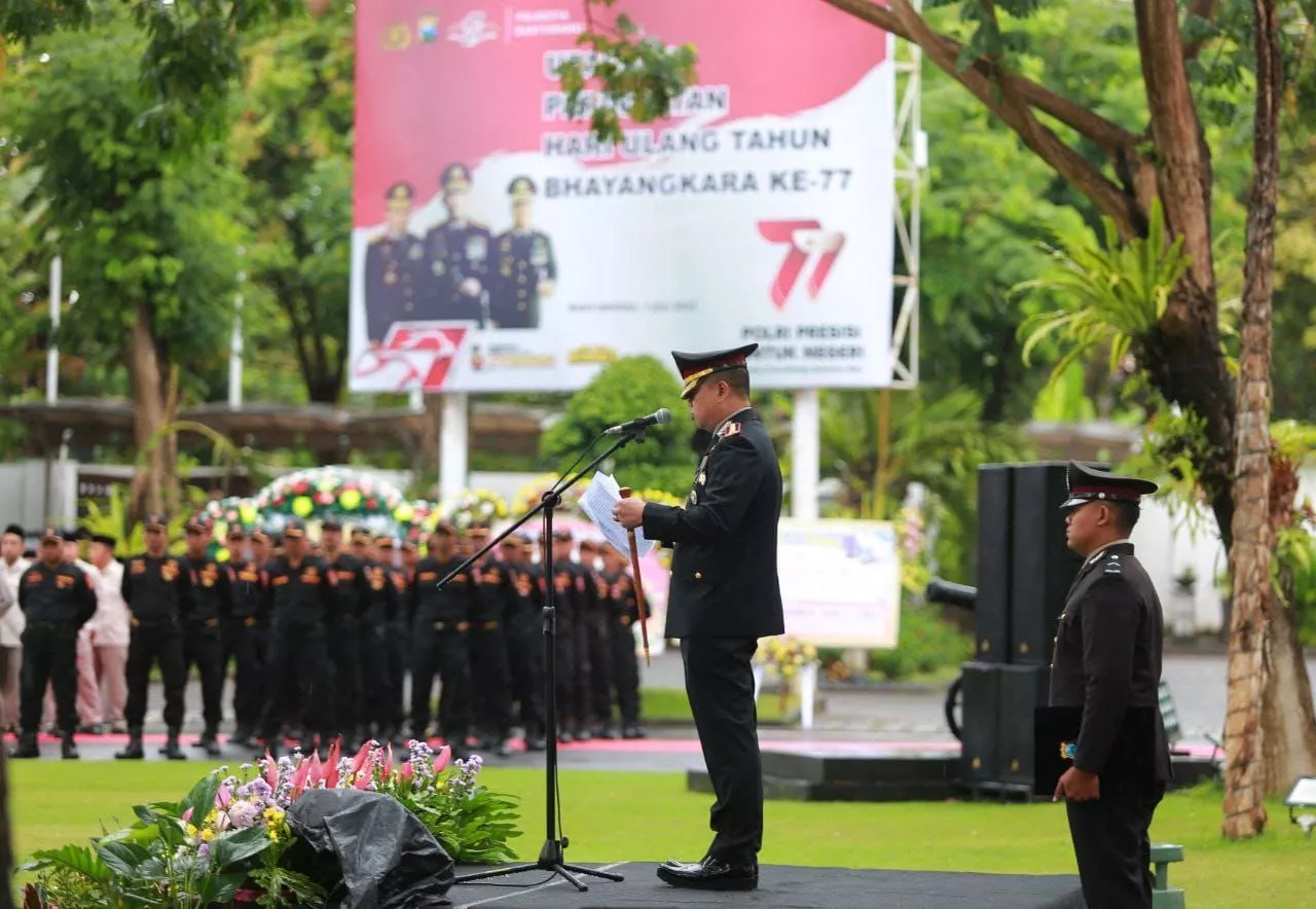 Pemkab dan Polres Banyuwangi Gelar Upacara Hari Bhayangkara ke-77