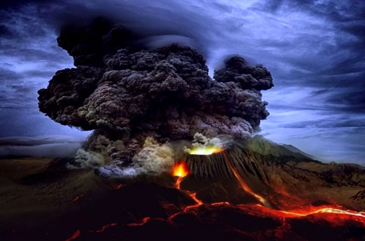 Gunung Ibu di Halmahera Erupsi, Kolom Abu Mencapai Ketinggian 1.925 Meter