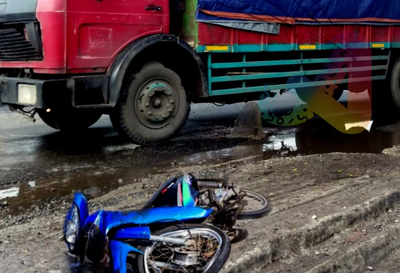 Kecelakaan Fatal Truk dan Motor di Jalan Raya Manyar Gresik, Korban Tewas di TKP
