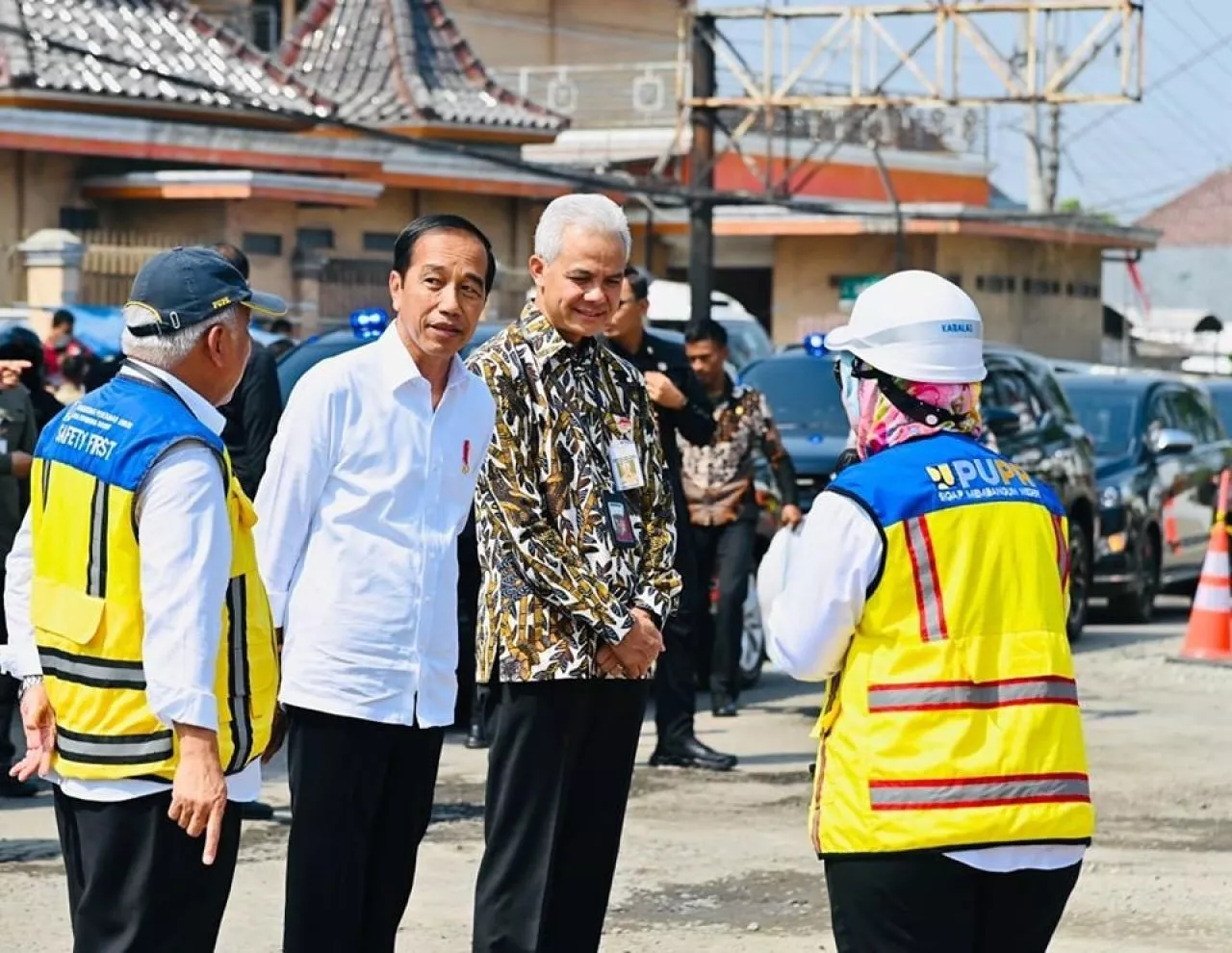 Jokowi Tinjau Jalan Raya Surakarta, Pemerintah Kometmen Perbaiki Infrastruktur
