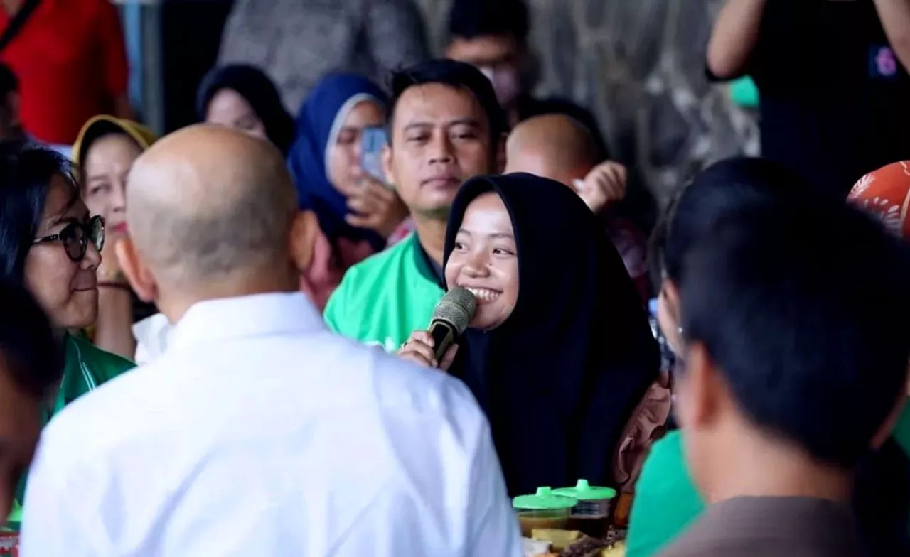 Pemerintah Bersama Grab Akselerasi Wirausaha Pasar Sememi dengan Teknologi