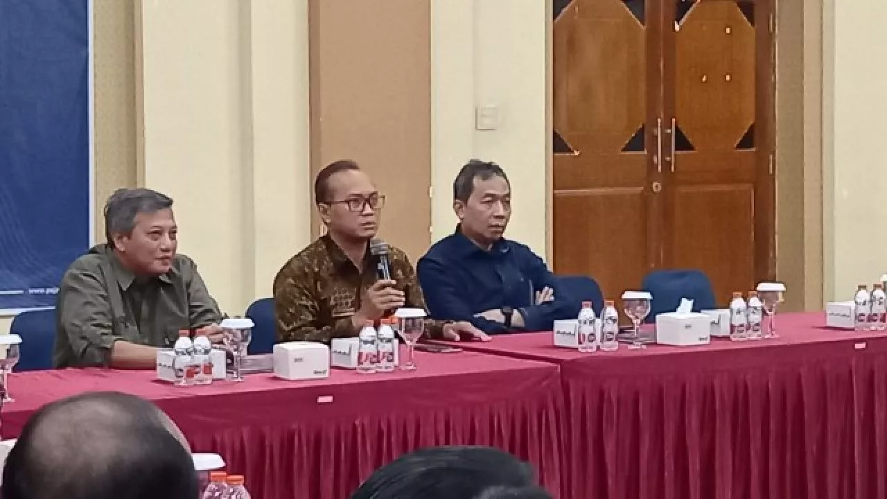 Jadi Tuan Rumah Studi Banding, Kepala KPP Karangpilang Bagi Tips Peroleh Predikat ZI-WBBM