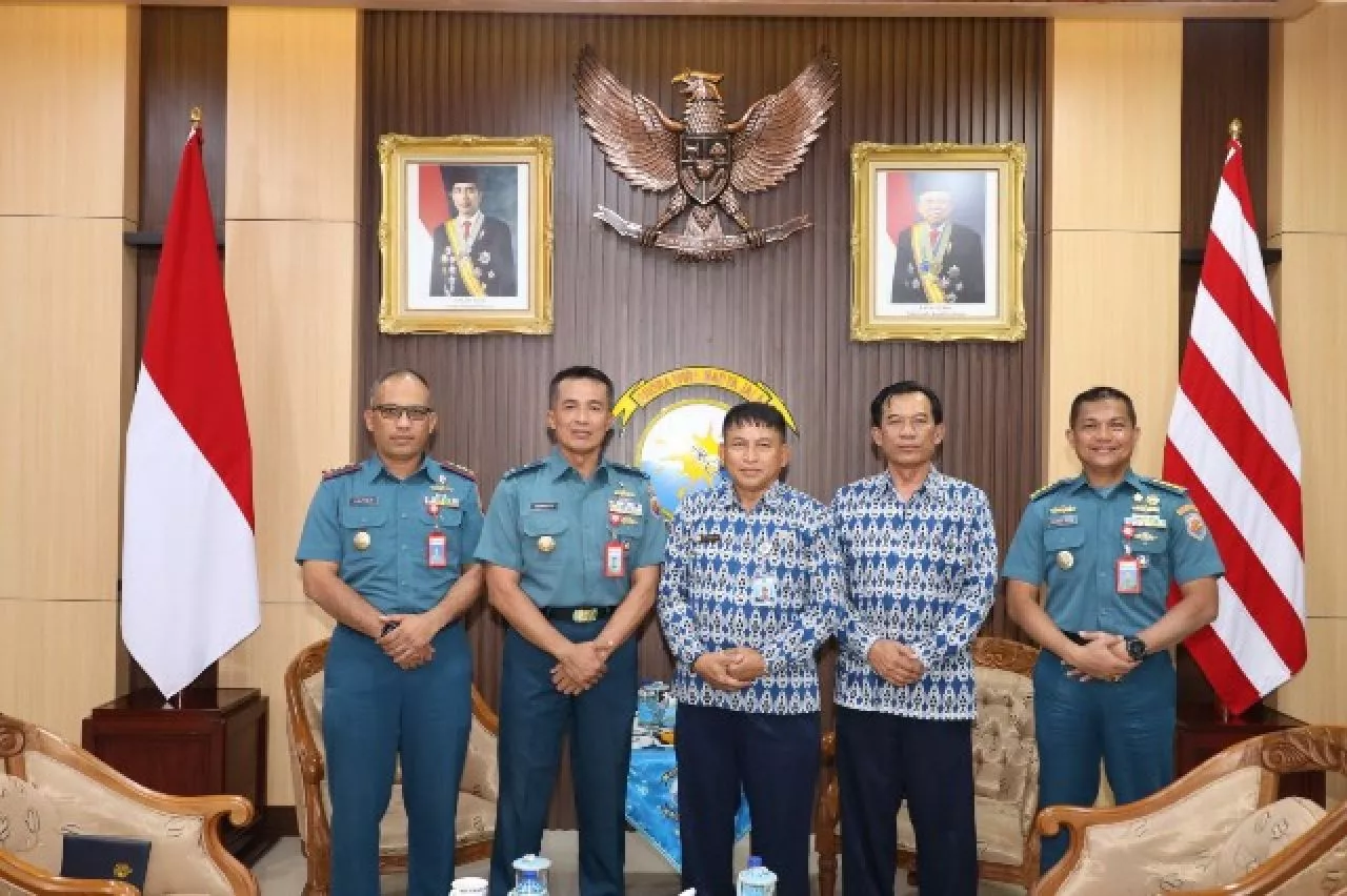 Kaskoarmada II Terima Kunjungan Kerja Rektor III Universitas Hang Tuah