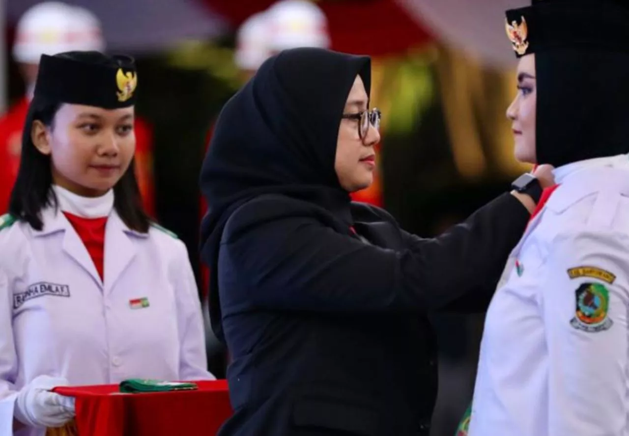 Ipuk Fiestiandani Kuhkan 75 Paskibraka di Pendopo Sabha Swagatha Blambangan