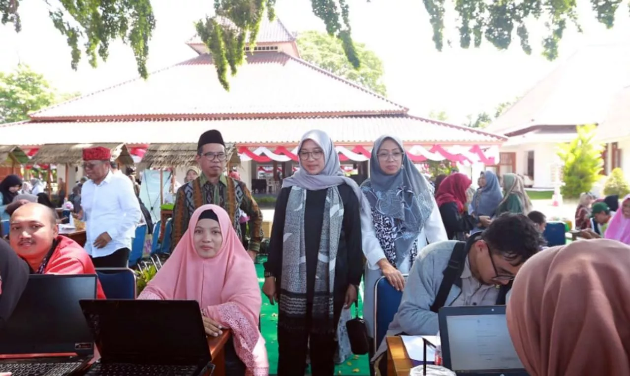 Bupati Ipuk Fiestiandani Fasilitasi 1000 UMKM Mendapat Sertifikasi Halal Gratis