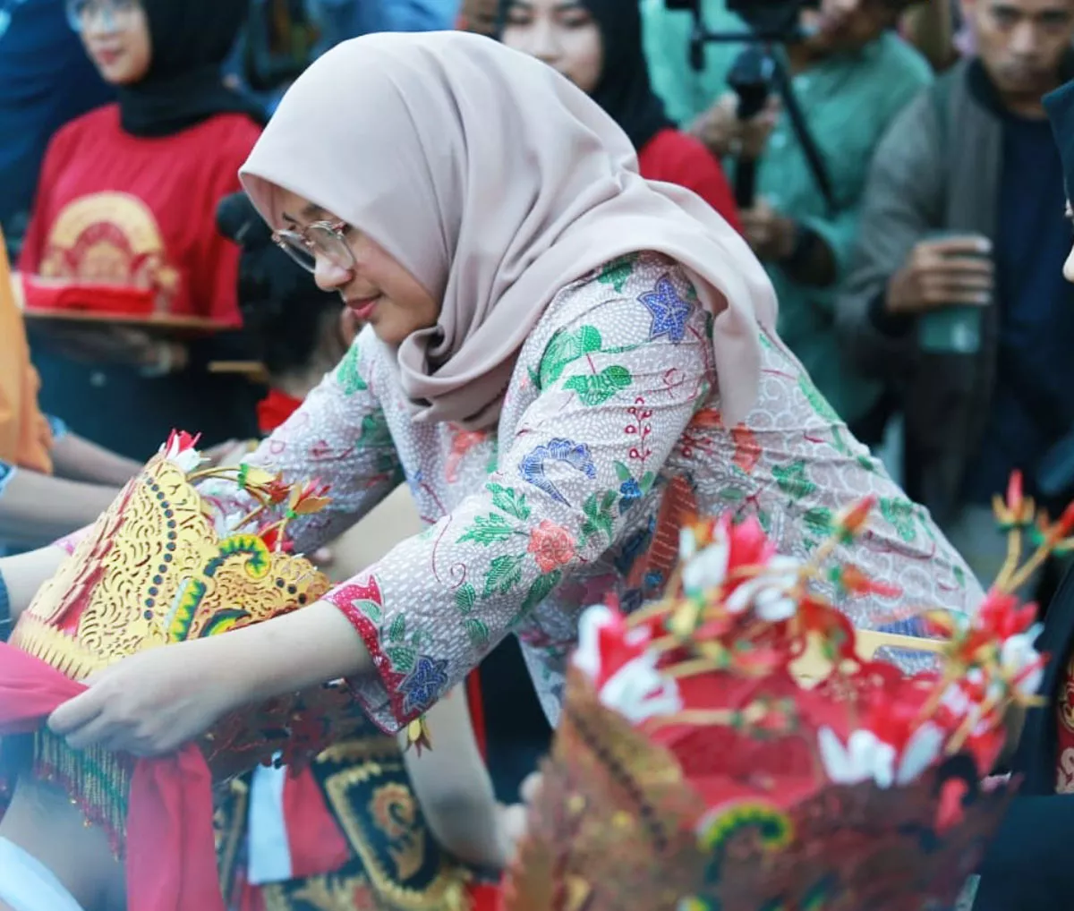 Meras Gandrung, Ipuk Fiestiandani Kukuhkan Penari Peserta Omprog The Glory of Art